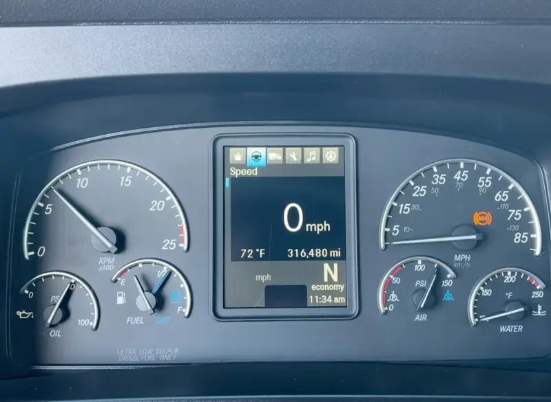 2023 Freightliner Cascadia photo 17