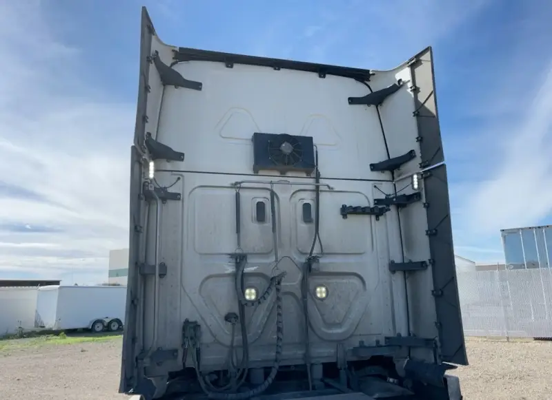 2023 Freightliner Cascadia photo 10