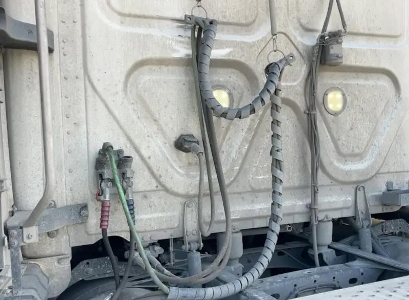 2023 Freightliner Cascadia photo 11