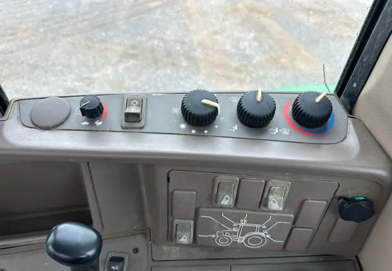 2010 John Deere 7330 photo 36