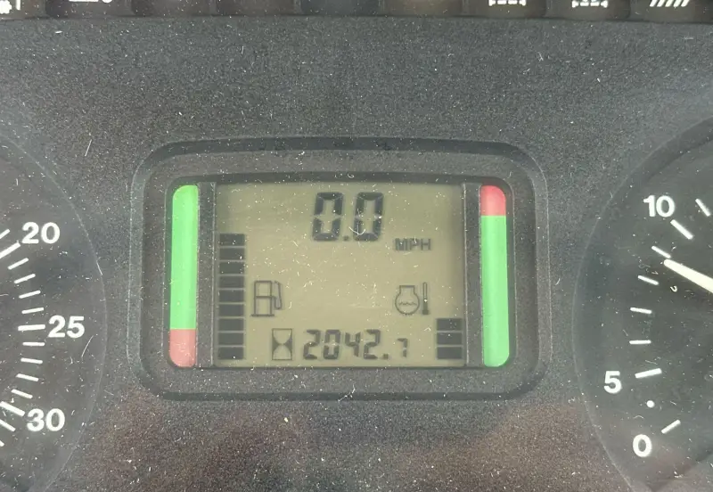 2010 John Deere 7330 photo 31