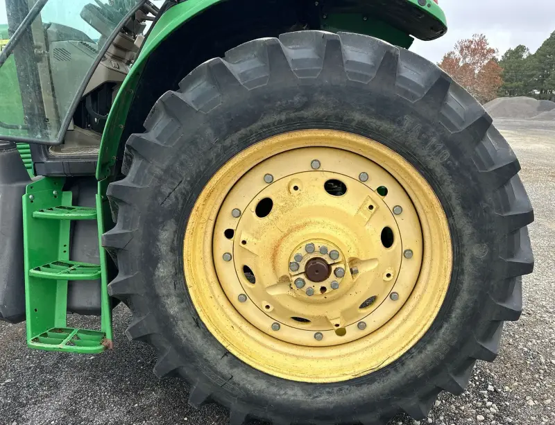 2010 John Deere 7330 photo 57