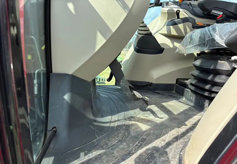 2023 Massey Ferguson 5711 Dyna-4 photo 36