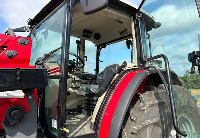 2023 Massey Ferguson 5711 Dyna-4 photo 34