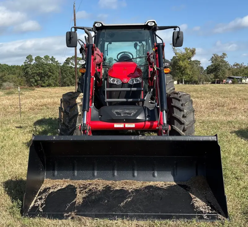 2023 Massey Ferguson 5711 Dyna-4 photo 2