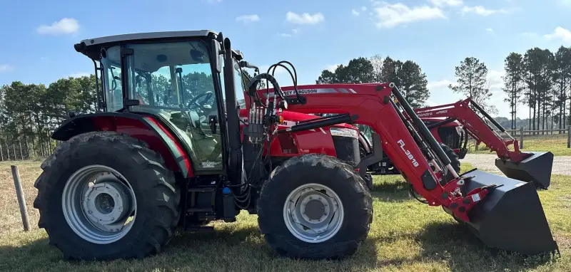 2023 Massey Ferguson 5711 Dyna-4 photo 4