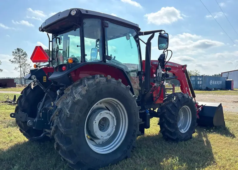 2023 Massey Ferguson 5711 Dyna-4 photo 5