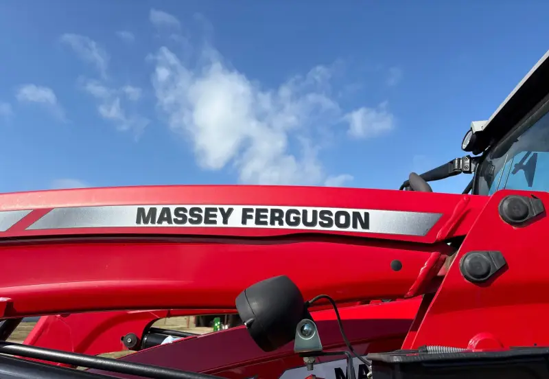 2023 Massey Ferguson 5711 Dyna-4 photo 9