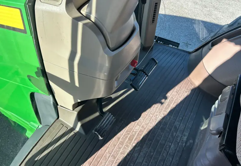 2012 John Deere 8310R photo 28