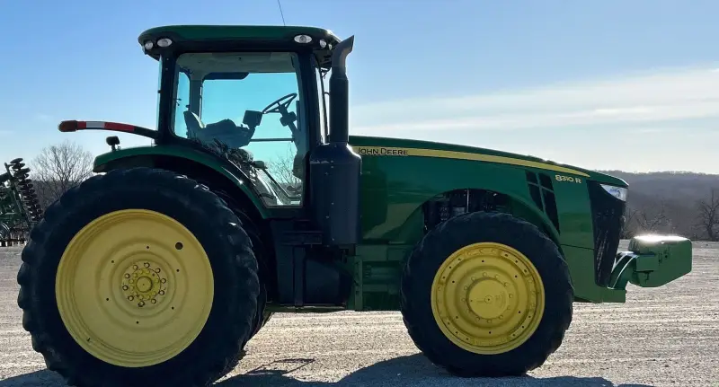 2012 John Deere 8310R photo 4