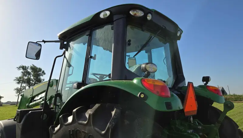 2022 John Deere 6120M photo 24