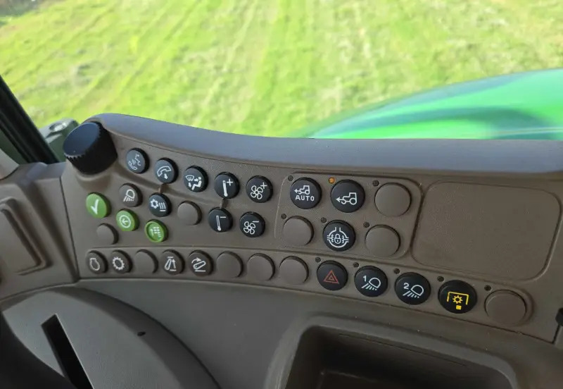 2022 John Deere 6120M photo 46