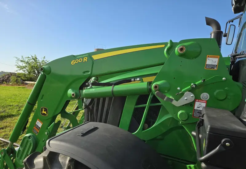 2022 John Deere 6120M photo 29