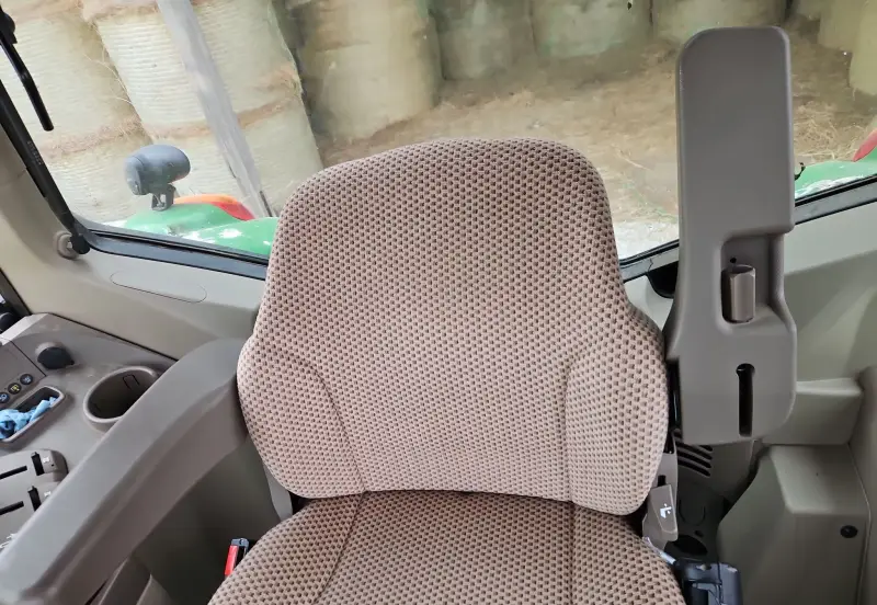 2022 John Deere 6130M photo 29