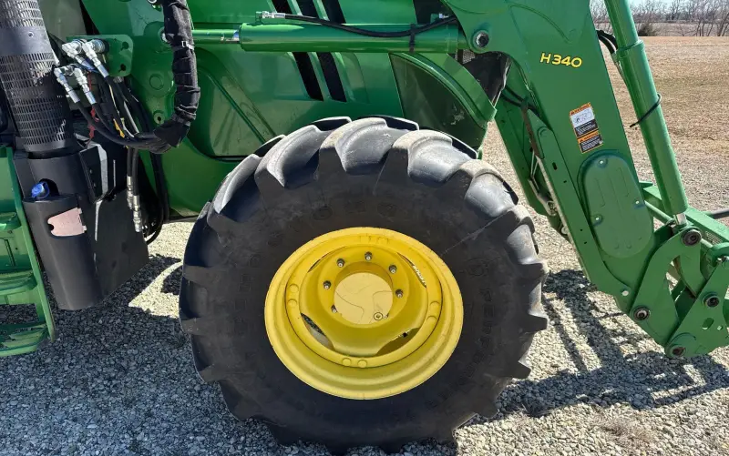 2013 John Deere 6125M photo 47