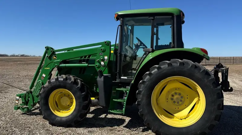 2013 John Deere 6125M photo 8