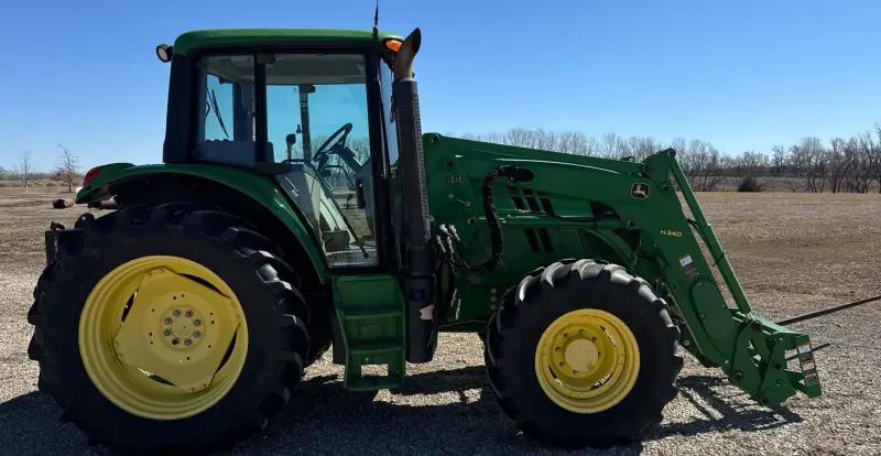 2013 John Deere 6125M photo 4
