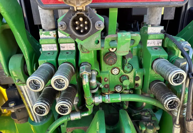 2013 John Deere 6125M photo 24