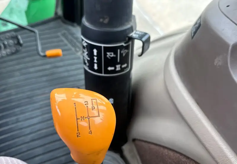 2010 John Deere 5085M photo 39