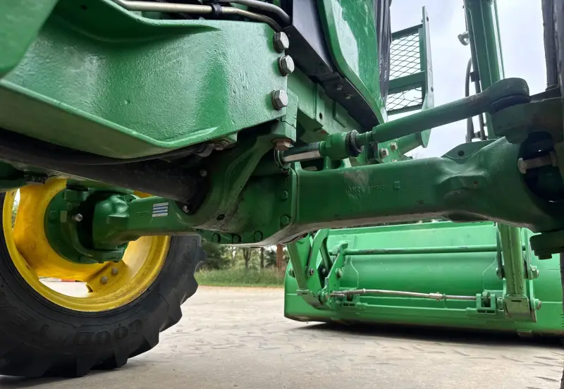 2010 John Deere 5085M photo 25
