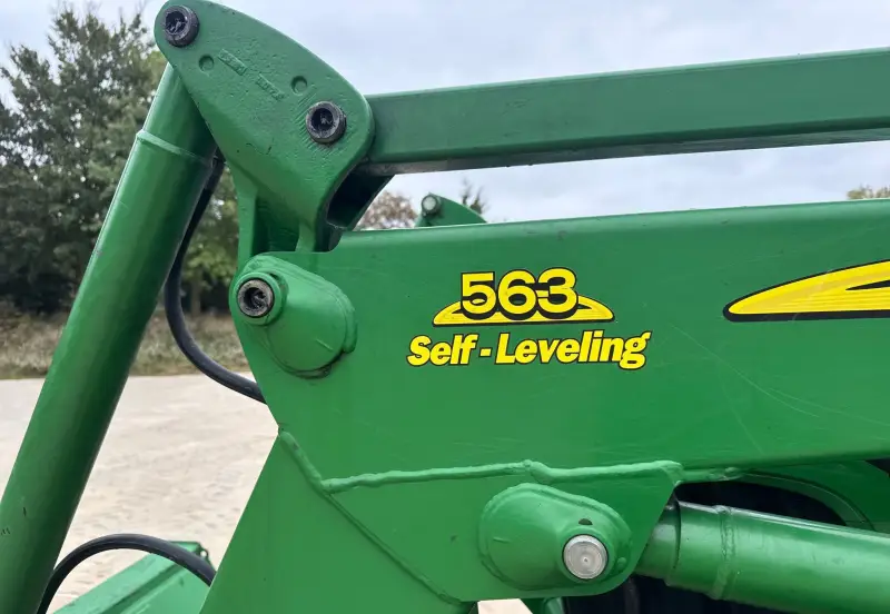 2010 John Deere 5085M photo 10