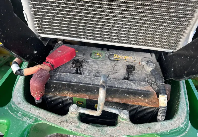 2019 John Deere 6105E photo 104