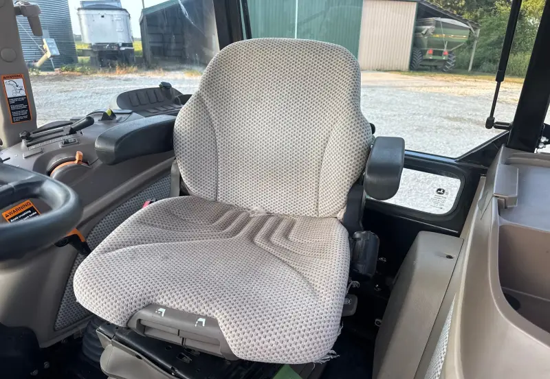 2019 John Deere 6105E photo 65