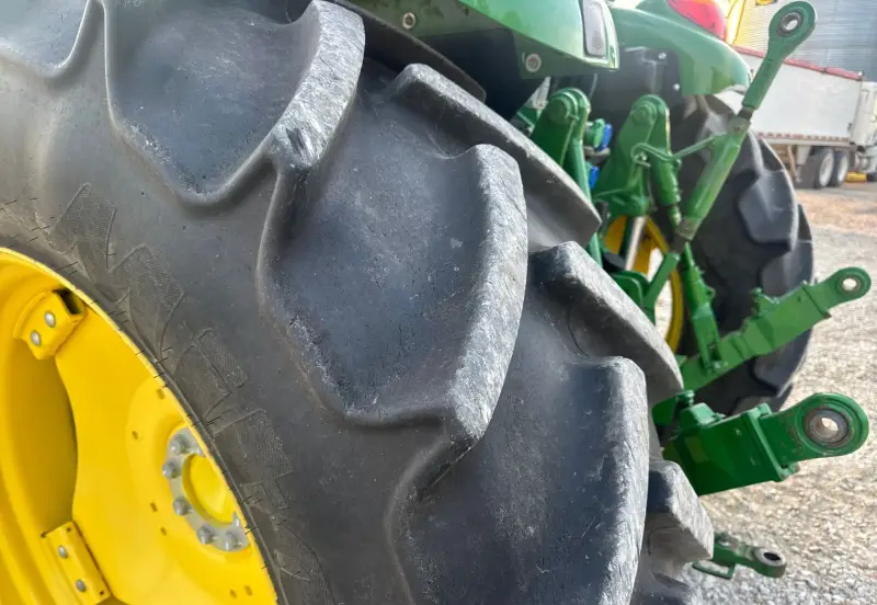 2019 John Deere 6105E photo 117
