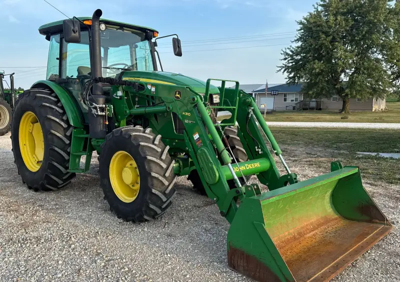 2019 John Deere 6105E photo 3