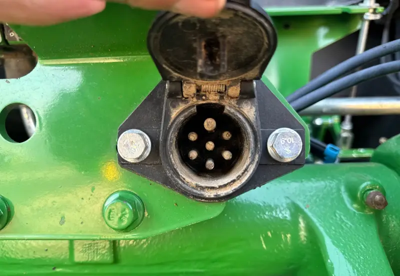 2019 John Deere 6105E photo 51