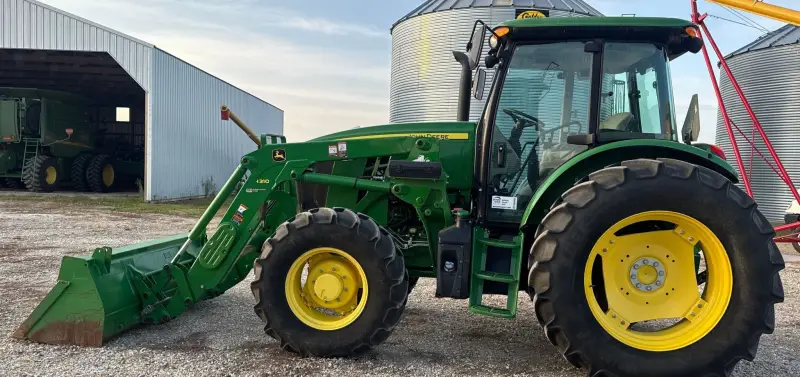 2019 John Deere 6105E photo 8