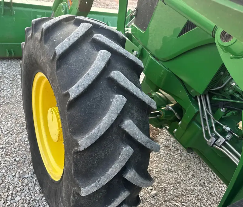2019 John Deere 6105E photo 113