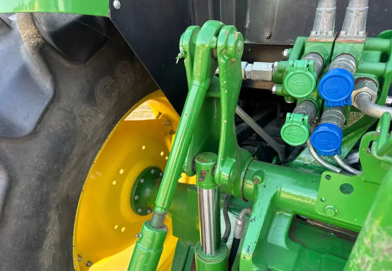 2019 John Deere 6105E photo 42