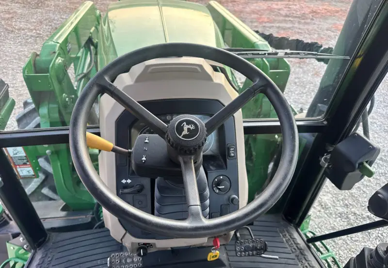 2019 John Deere 6105E photo 70
