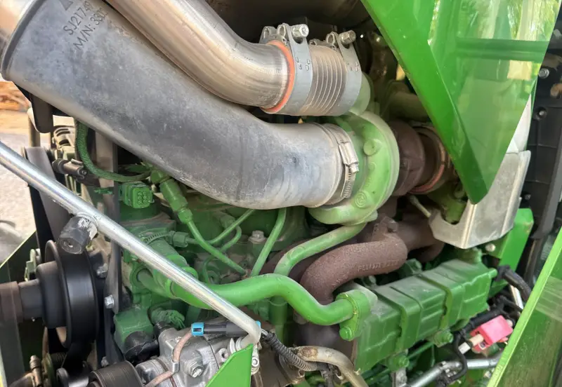 2019 John Deere 6105E photo 98