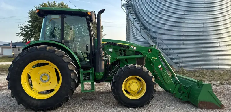 2019 John Deere 6105E photo 4