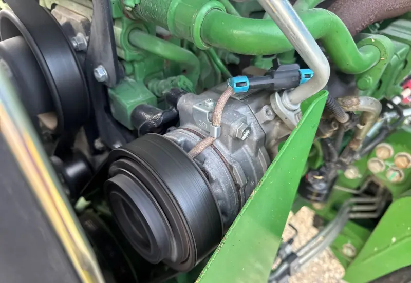 2019 John Deere 6105E photo 93