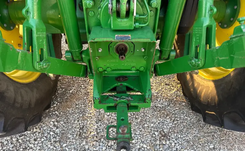 2019 John Deere 6105E photo 47