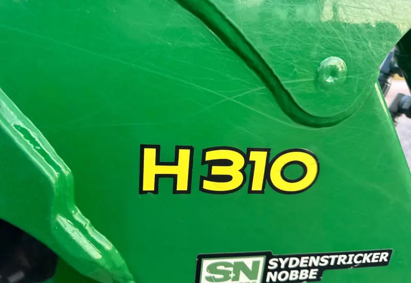 2019 John Deere 6105E photo 62