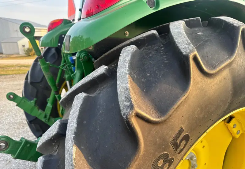 2019 John Deere 6105E photo 118