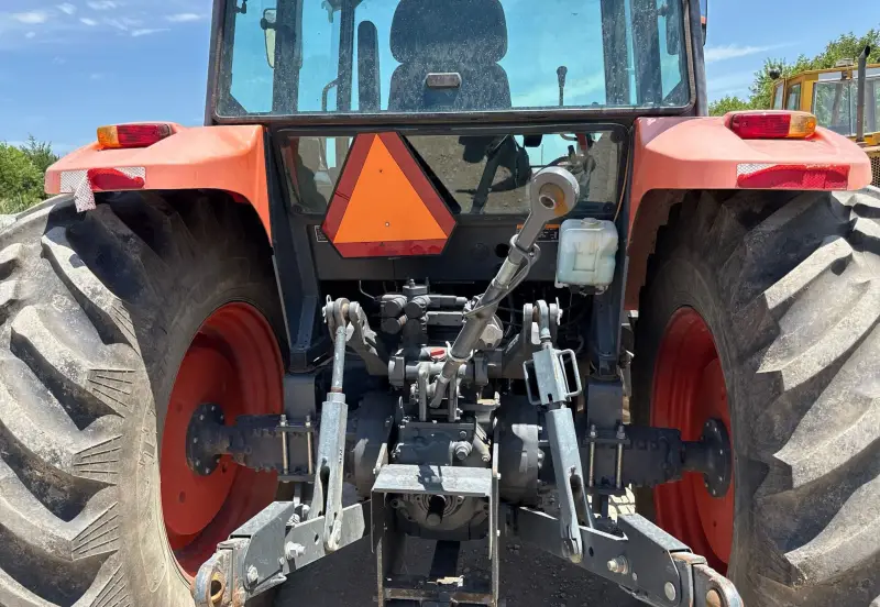 2017 Kubota M6S-111 photo 18