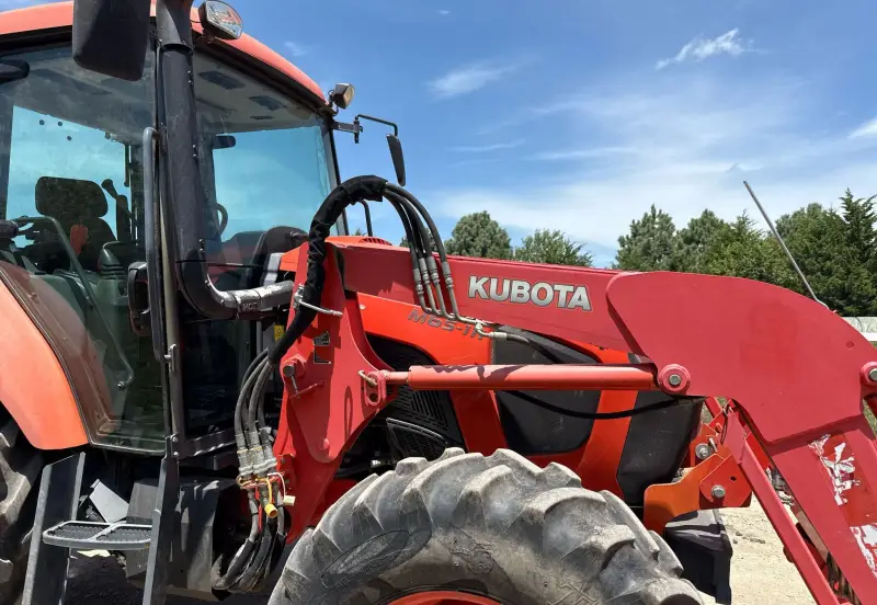 2017 Kubota M6S-111 photo 16