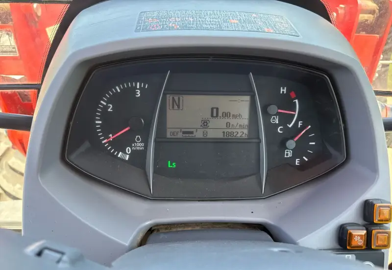 2017 Kubota M6S-111 photo 25