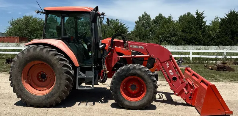 2017 Kubota M6S-111 photo 4