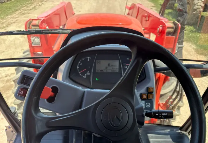 2017 Kubota M6S-111 photo 24