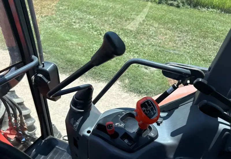 2017 Kubota M6S-111 photo 28
