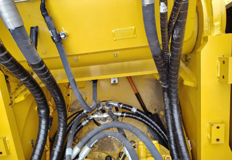 2023 Caterpillar 352 photo 12