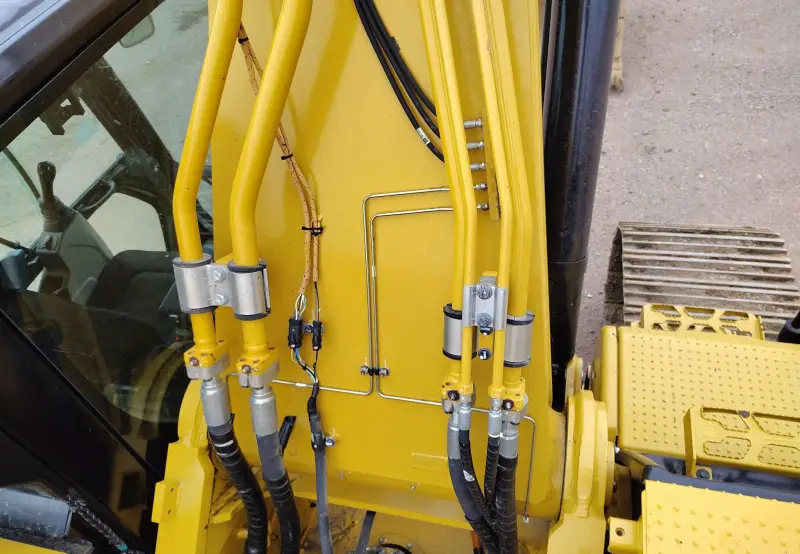 2023 Caterpillar 352 photo 13