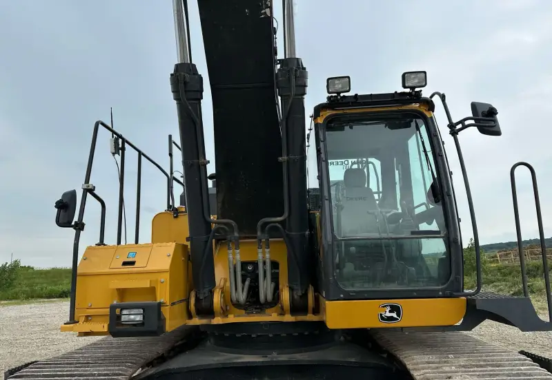 2017 John Deere 470G LC photo 9