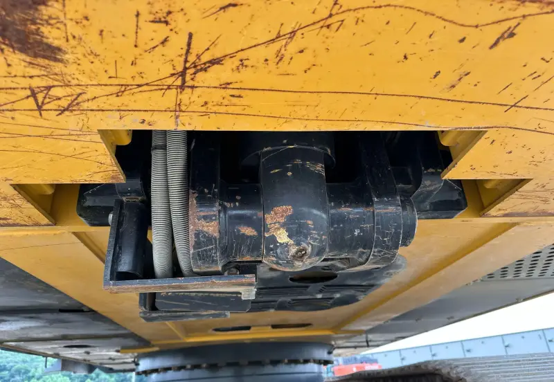 2017 John Deere 470G LC photo 32